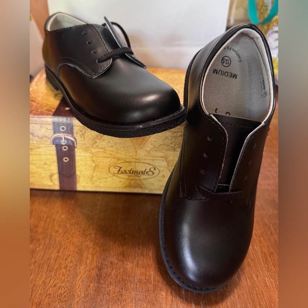FootMates Classic Black boys Oxfords w/both med and wide inserts